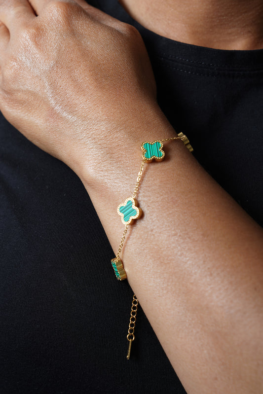 Gold Clover Bracelet with Green Pearl