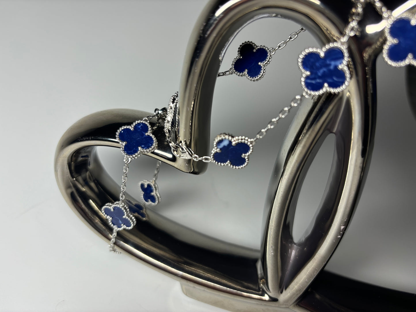 Sliver Clover Bracelet with Blue & White Marble